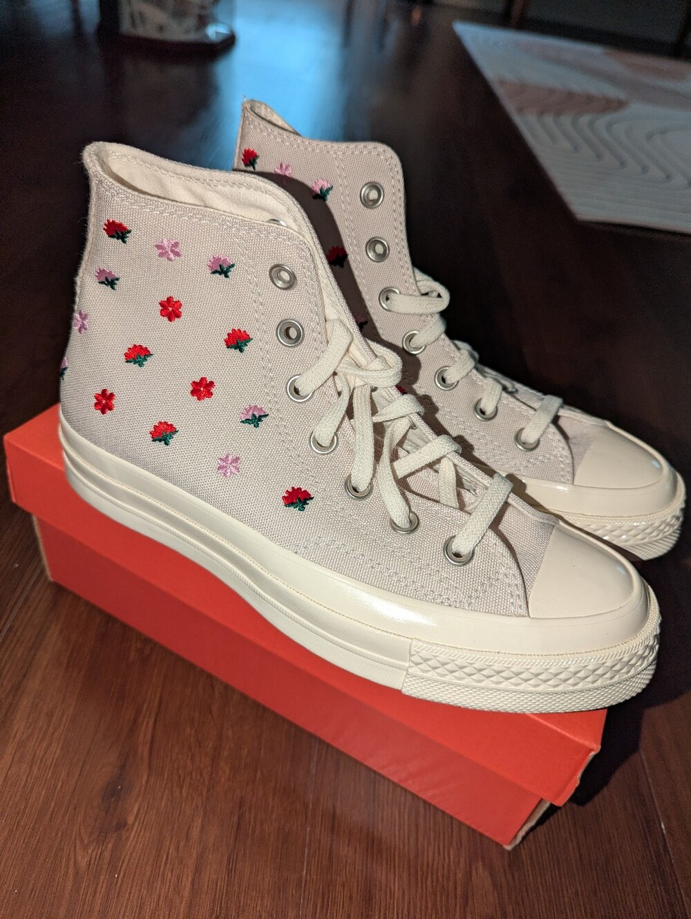 Converse  All Stars Chuck Taylor 70 High Floral Embroidery, Size 7.5 Women, New